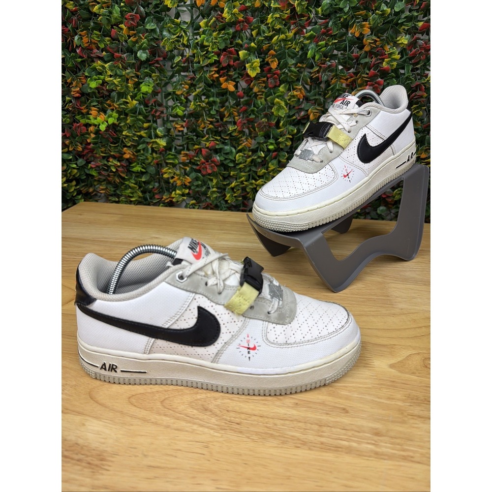 Nike Air Force 1 Low LV8 Swoosh Compass Shoes DC2532-100 Women 7 Youth‎ 5.5Y AF1